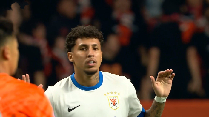 山东泰山0-3惨败云南玉昆，韩鹏临场指挥遭质疑