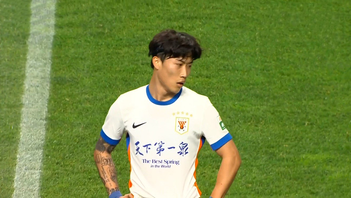 山东泰山0-3惨败云南玉昆，韩鹏临场指挥遭质疑