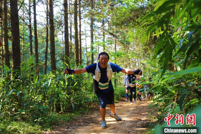 海峡两岸越野赛在将乐拉开帷幕 选手共赴山野挑