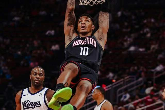 火箭锋线双核分化史密斯进攻手段升级成关键变