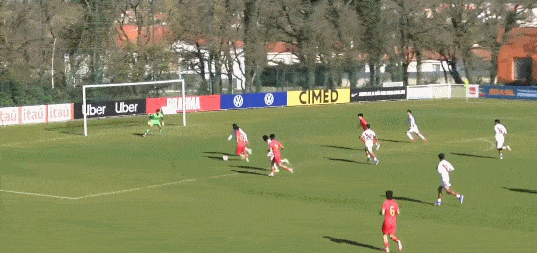 U16国足首胜秘鲁 刘凯源留洋经验助球队突围