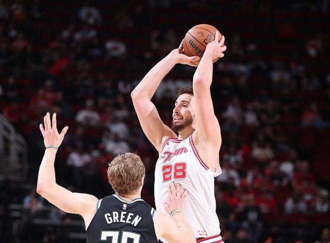 火箭四连胜锁定季后赛席位 谢泼德爆发助队险胜