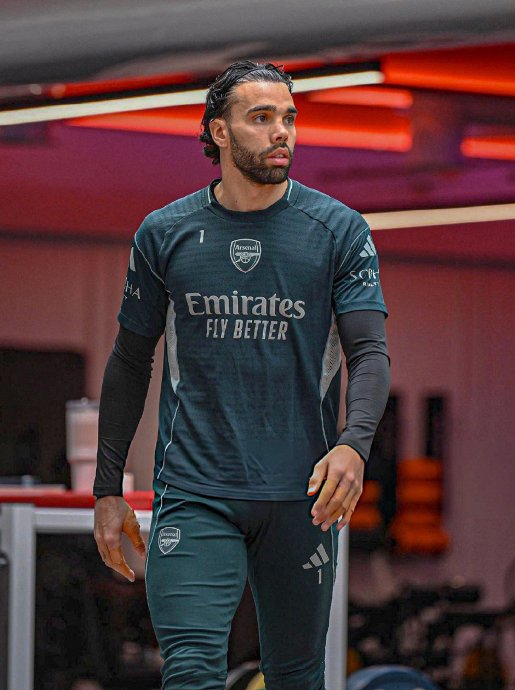 曼城阿森纳展开英超焦点战备战训练全面展开