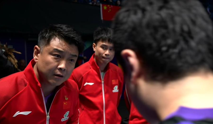 梁靖崑爆冷负罗马尼亚选手 中国队首局告负